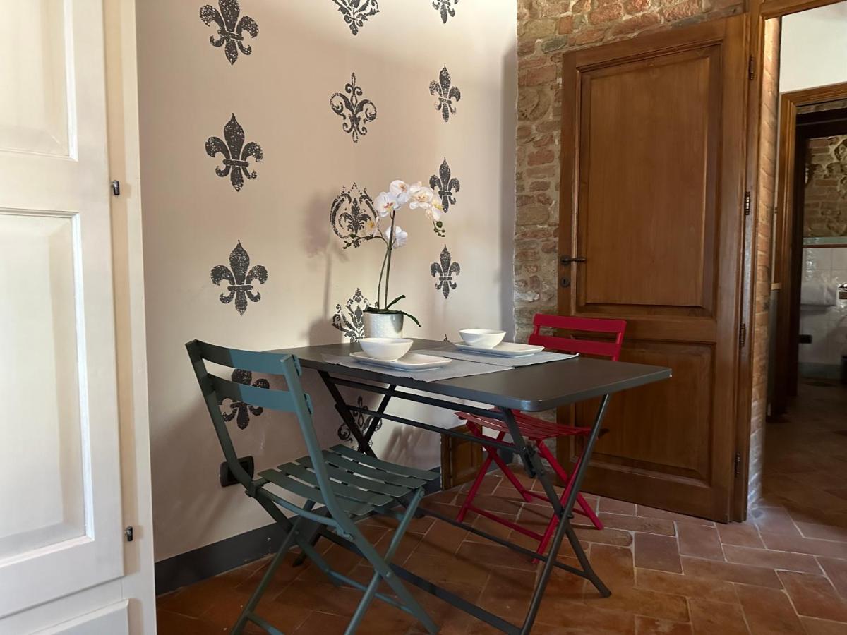 Tuscan Palace - Petit Apartment Montepulciano Stazione المظهر الخارجي الصورة